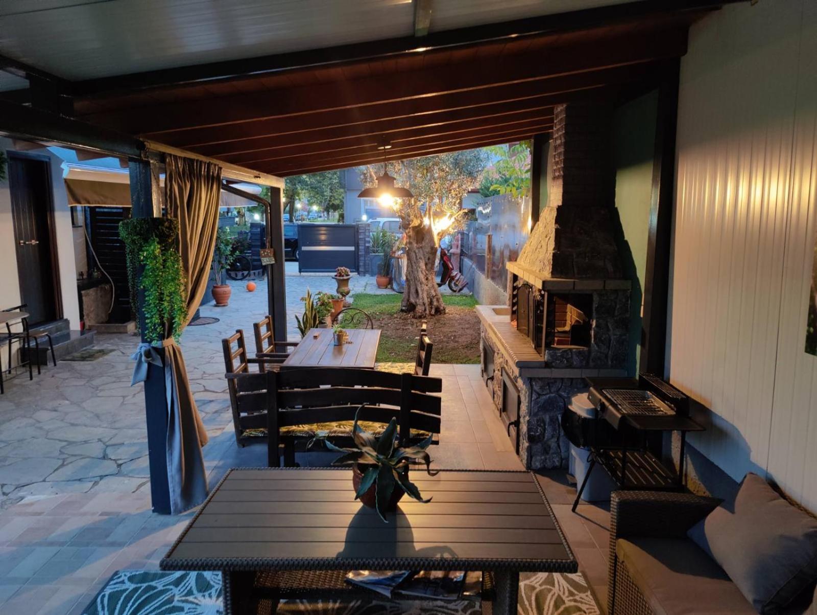 Vintage Lux Homes Nea Vrasna Luaran gambar